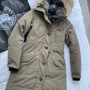 Beautiful Women's Canada Goose Rossclair Parka XS, Freshly Dry Cleaned